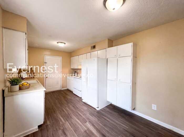 3669 Hillbrook Rd - Photo 5 of 19