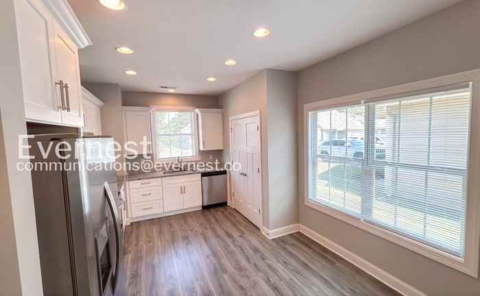 5322 Roosevelt Rd - Photo 3 of 36