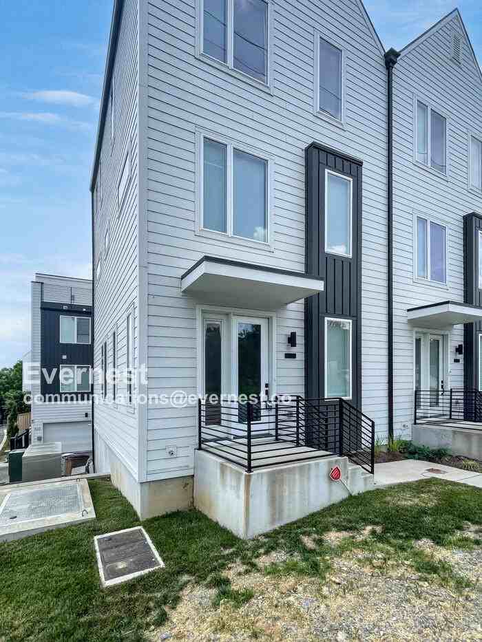 2206 Buena Vista Pike #D - Photo 2 of 26