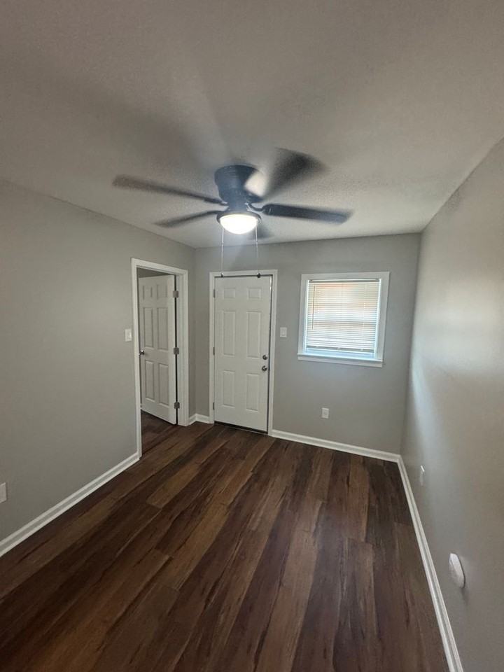 1304 Oak St - Photo 6 of 14