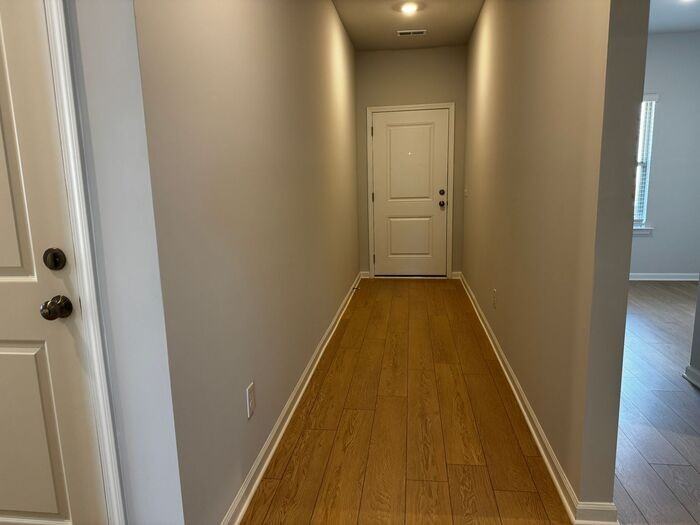 144 Whitner Dr - Photo 3 of 36