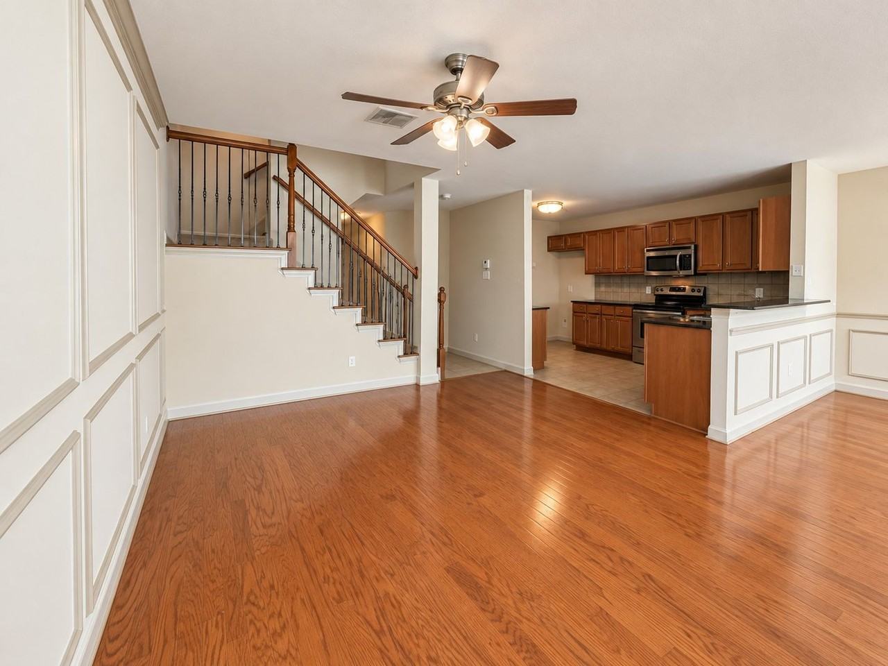 3933 Fernando Dr - Photo 4 of 21