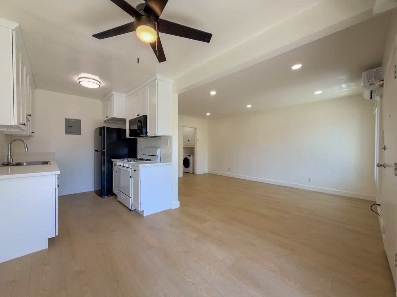 531 N Marengo Ave #5 - Photo 2 of 18