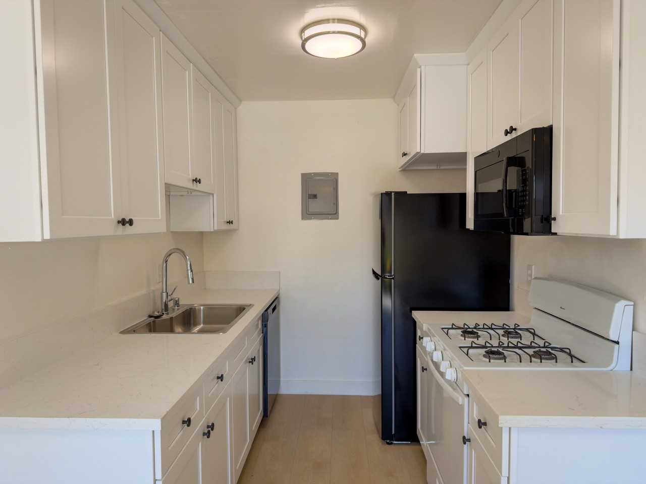 531 N Marengo Ave #5 - Photo 3 of 18