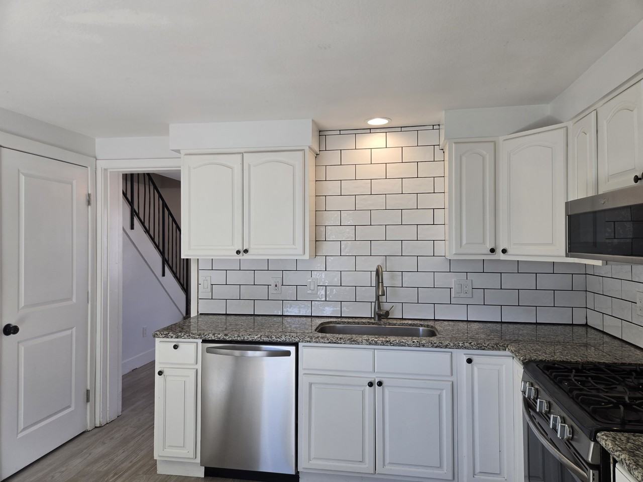 1264 Redwood Cir #1 - Photo 3 of 10