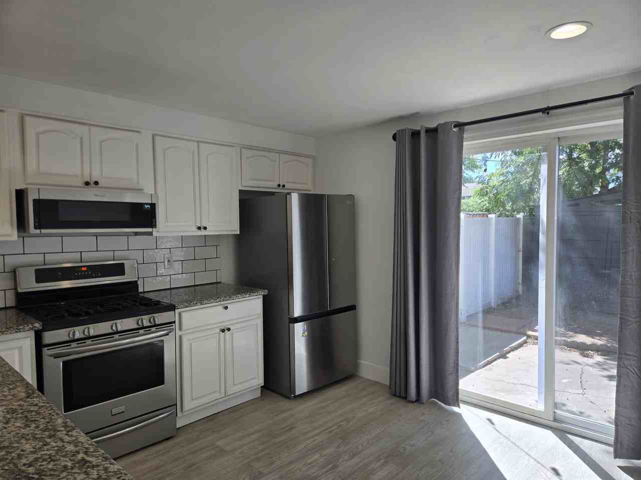 1264 Redwood Cir #1 - Photo 4 of 10