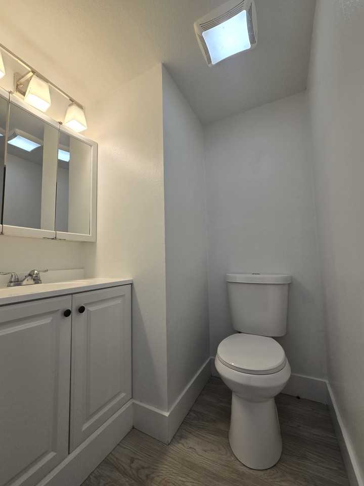 1264 Redwood Cir #1 - Photo 6 of 10