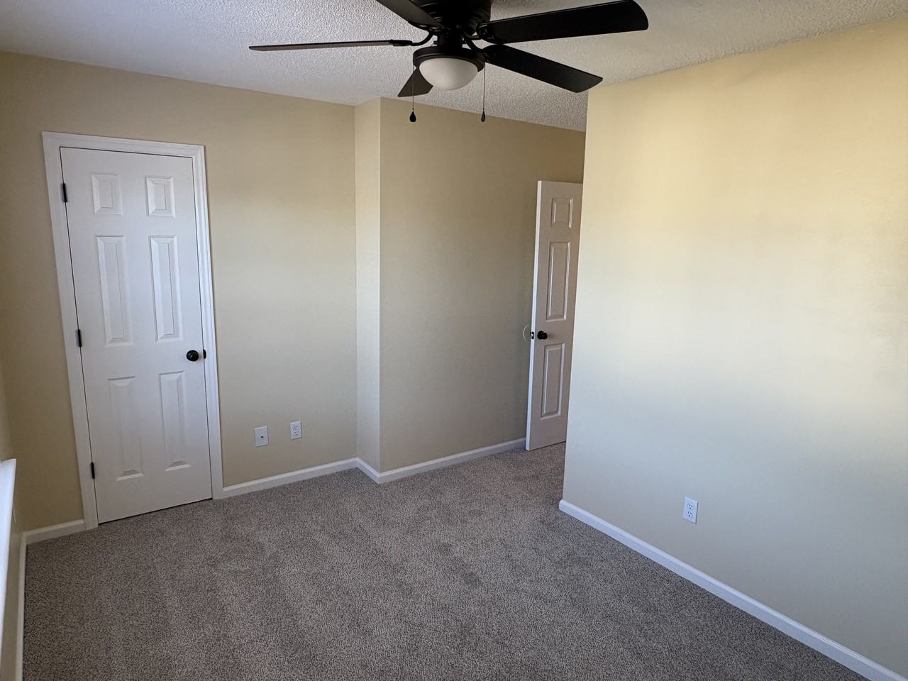 109 Woodlake Ct - Photo 5 of 11