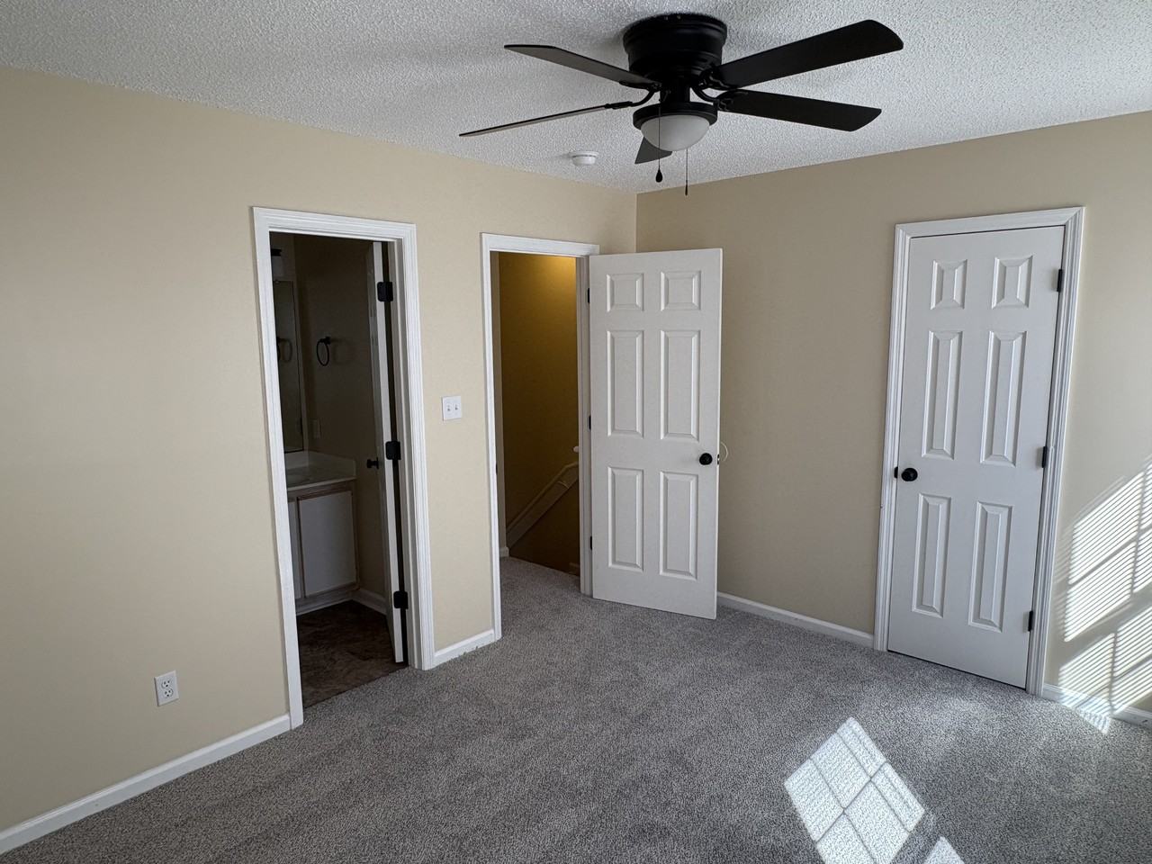 109 Woodlake Ct - Photo 6 of 11