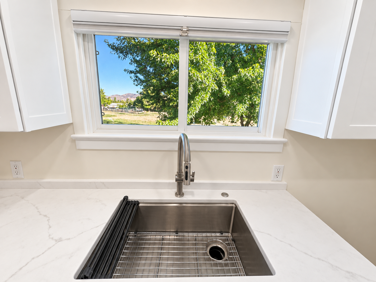 1069 Henry St #NA - Photo 6 of 17