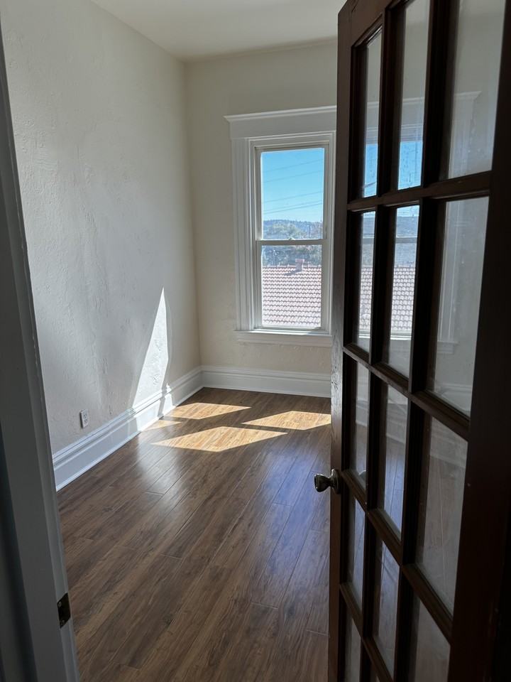 417 Winslow St #2 - Photo 7 of 20