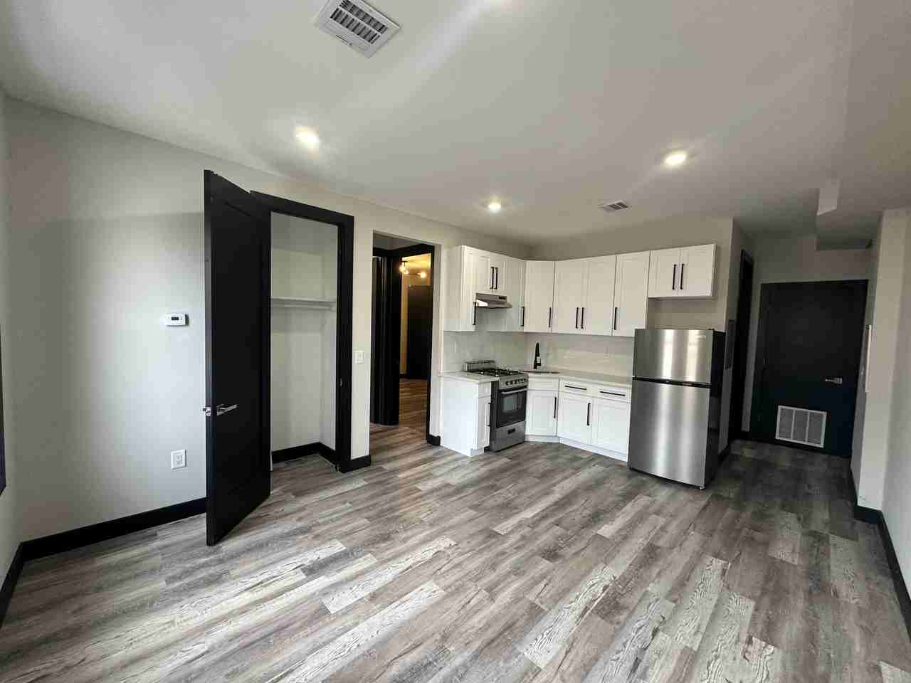 55 Lincoln St #302 - Photo 2 of 10