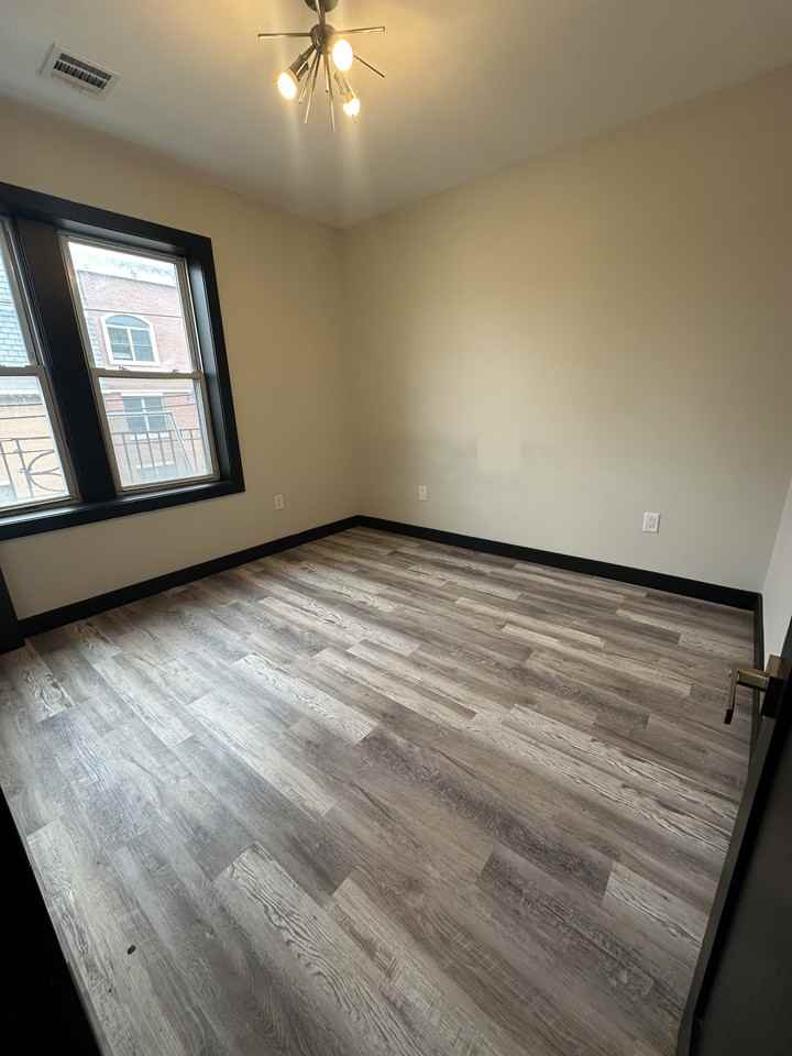 55 Lincoln St #302 - Photo 5 of 10