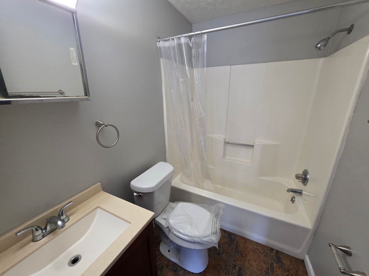 591 E Buchtel Ave #U - Photo 7 of 7