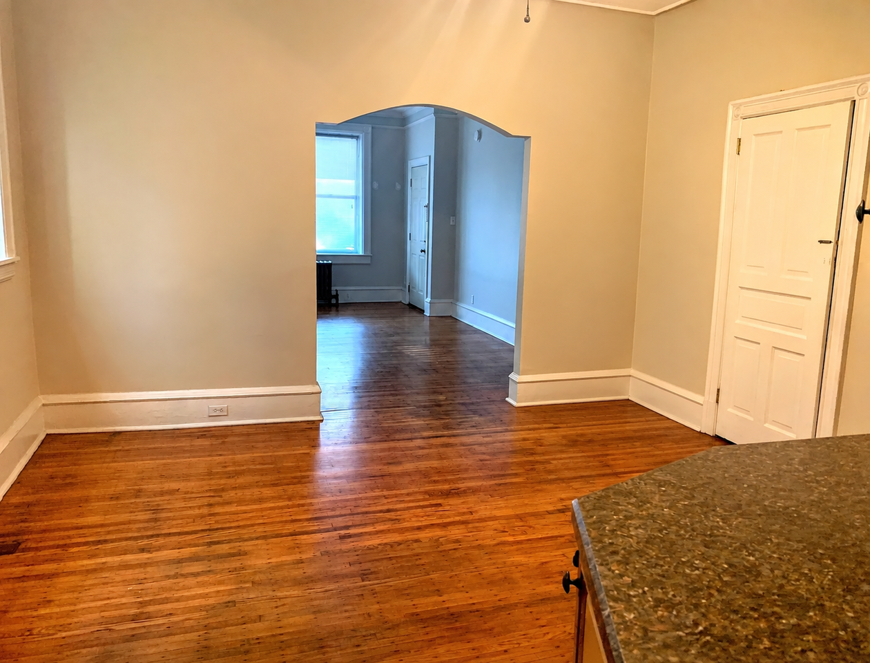 4933 N Camac St #1 - Photo 3 of 10