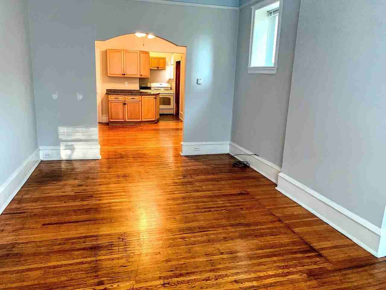 4933 N Camac St #1 - Photo 4 of 10