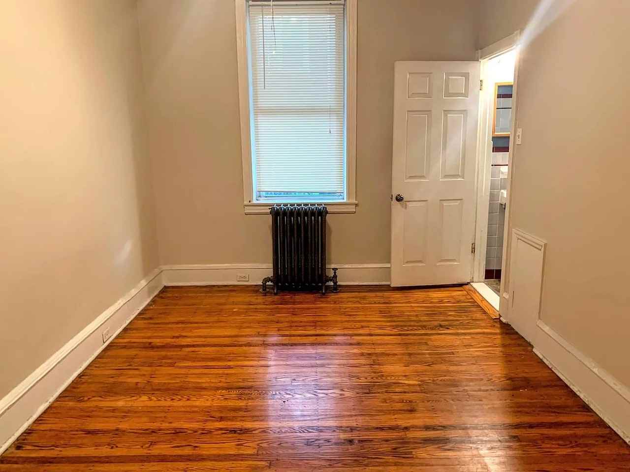 4933 N Camac St #1 - Photo 5 of 10