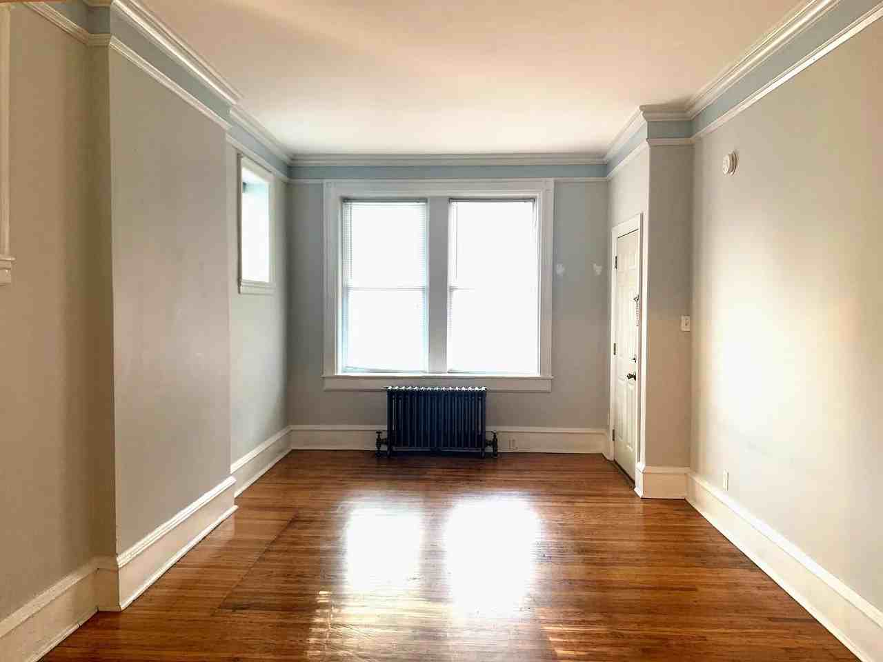 4933 N Camac St #1 - Photo 6 of 10