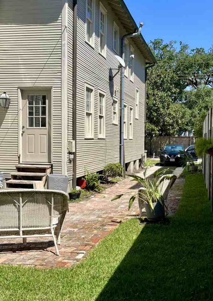 210 Jefferson Ave #NA - Photo 4 of 20