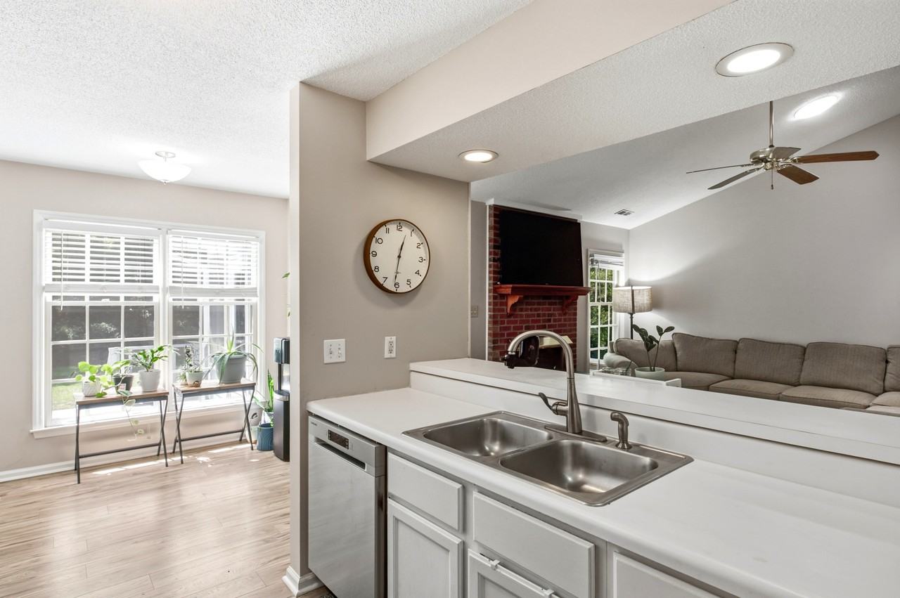 4718 Crosswinds Dr #NA - Photo 5 of 42