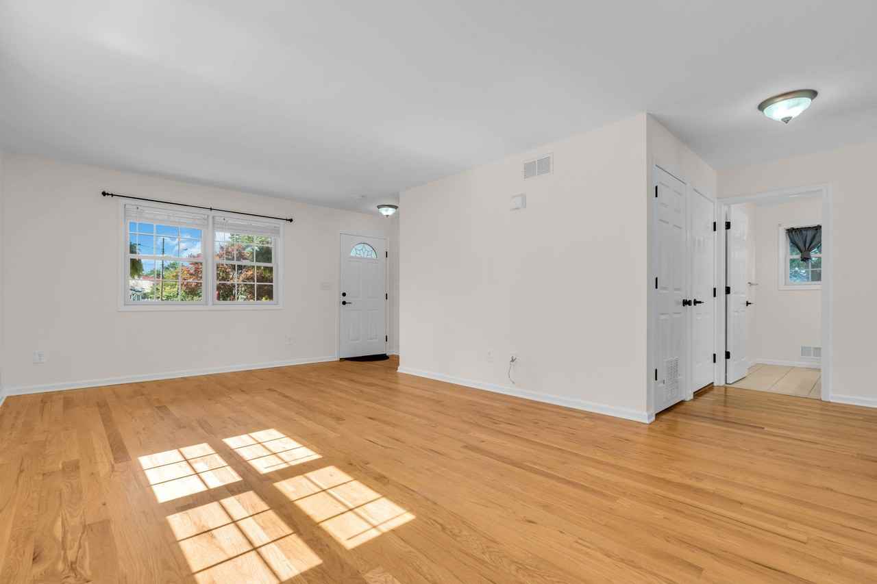 4 Wood Ave #NA - Photo 5 of 36