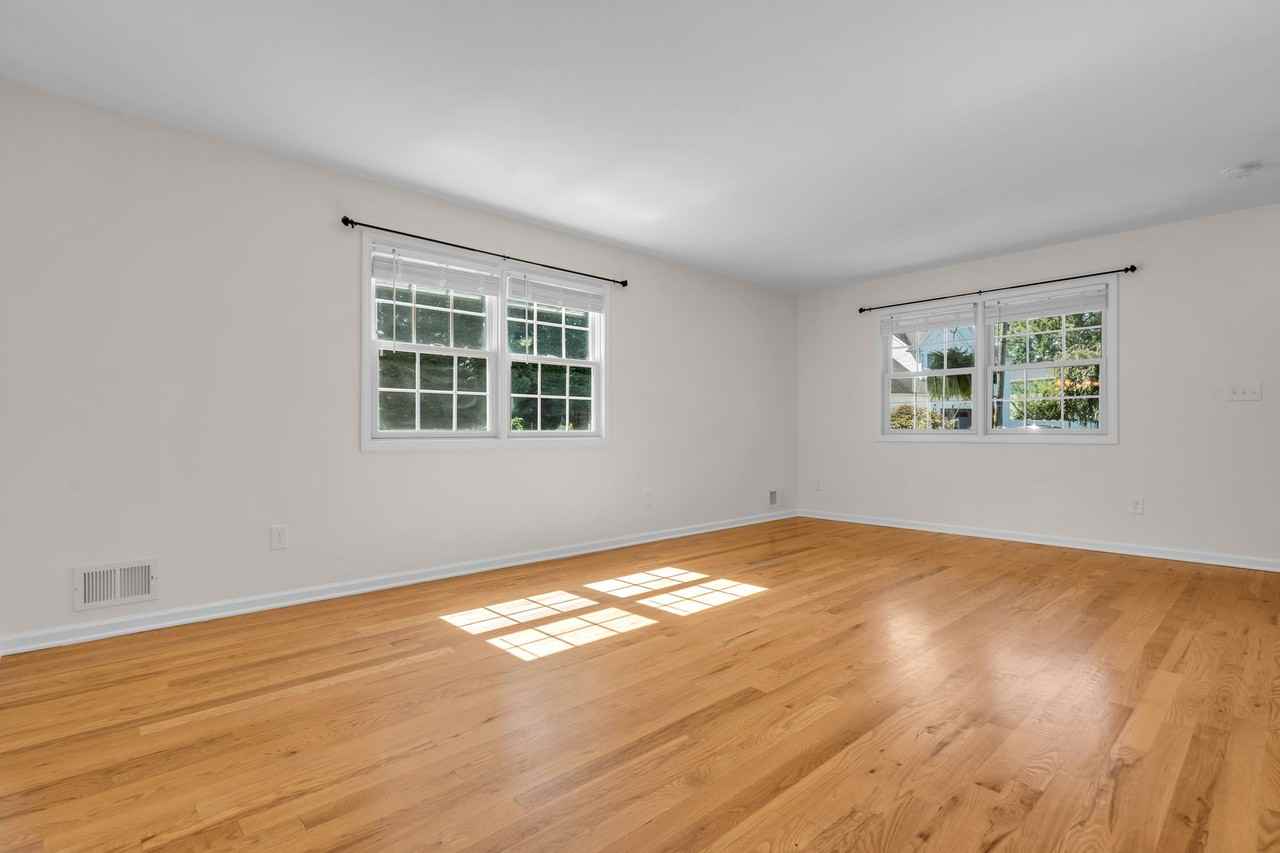 4 Wood Ave #NA - Photo 6 of 36