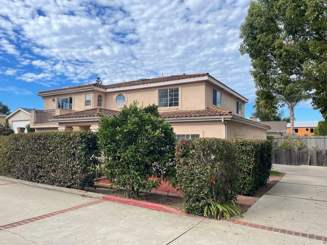 4527 Hollister Ave