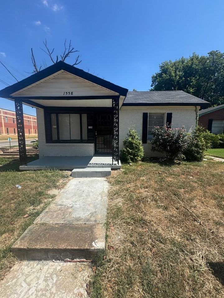1558 Tayner St - Photo 2 of 12