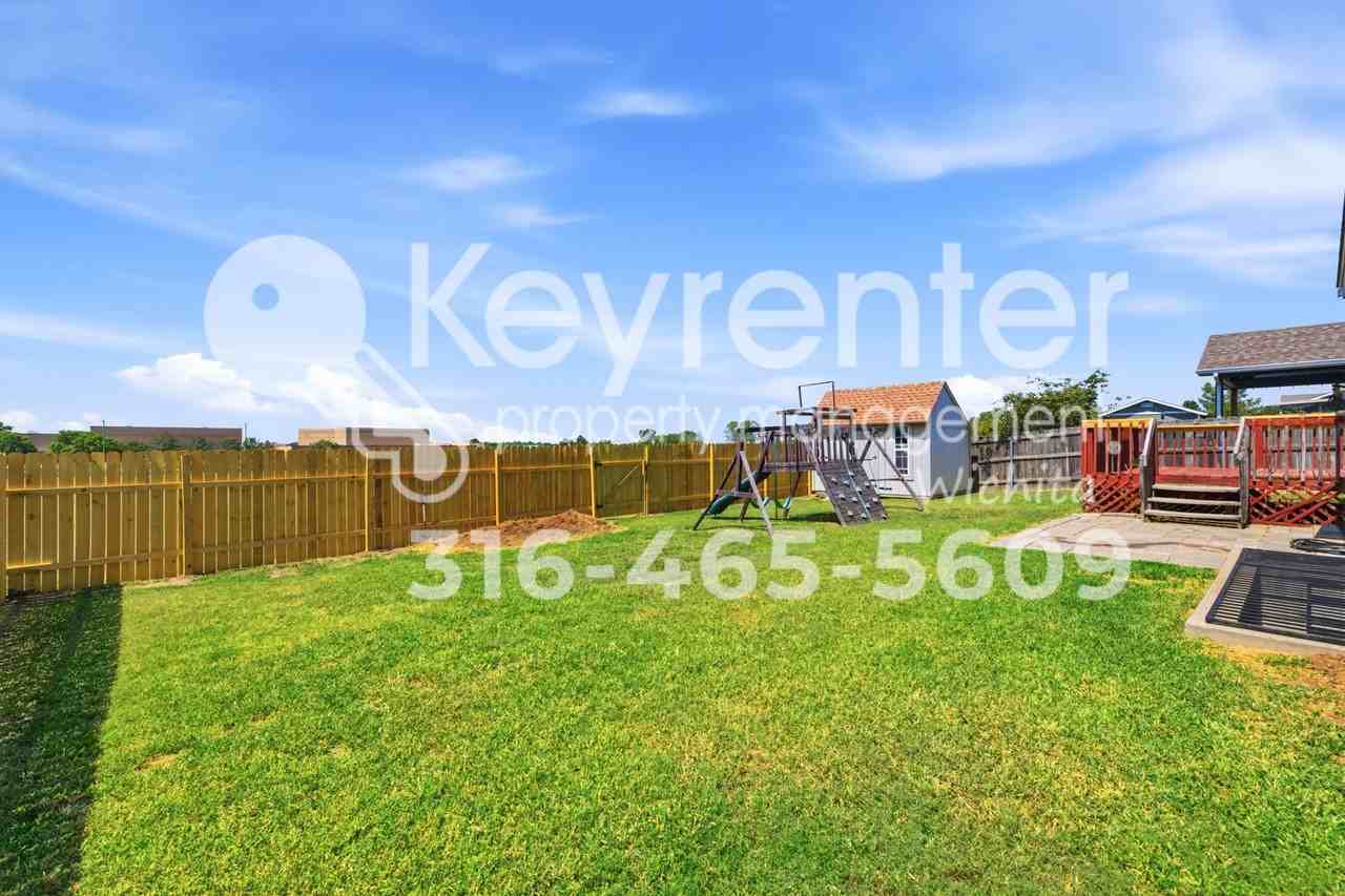 1823 N Country Walk Ln - Photo 2 of 16