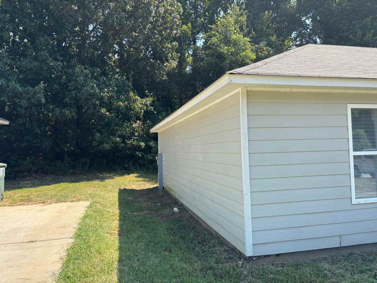 3848 Ajanders Dr - Photo 5 of 19