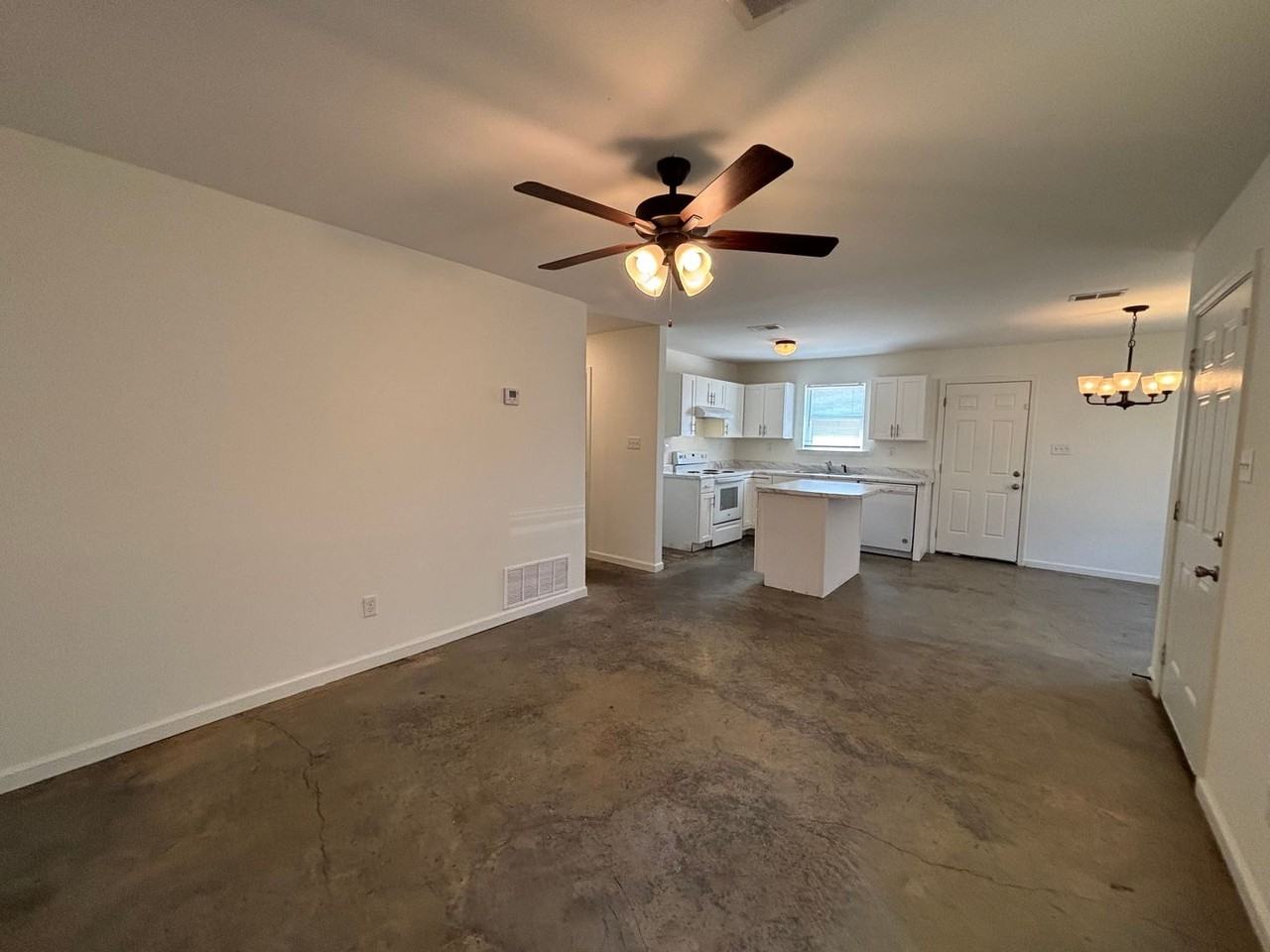 3848 Ajanders Dr - Photo 6 of 19