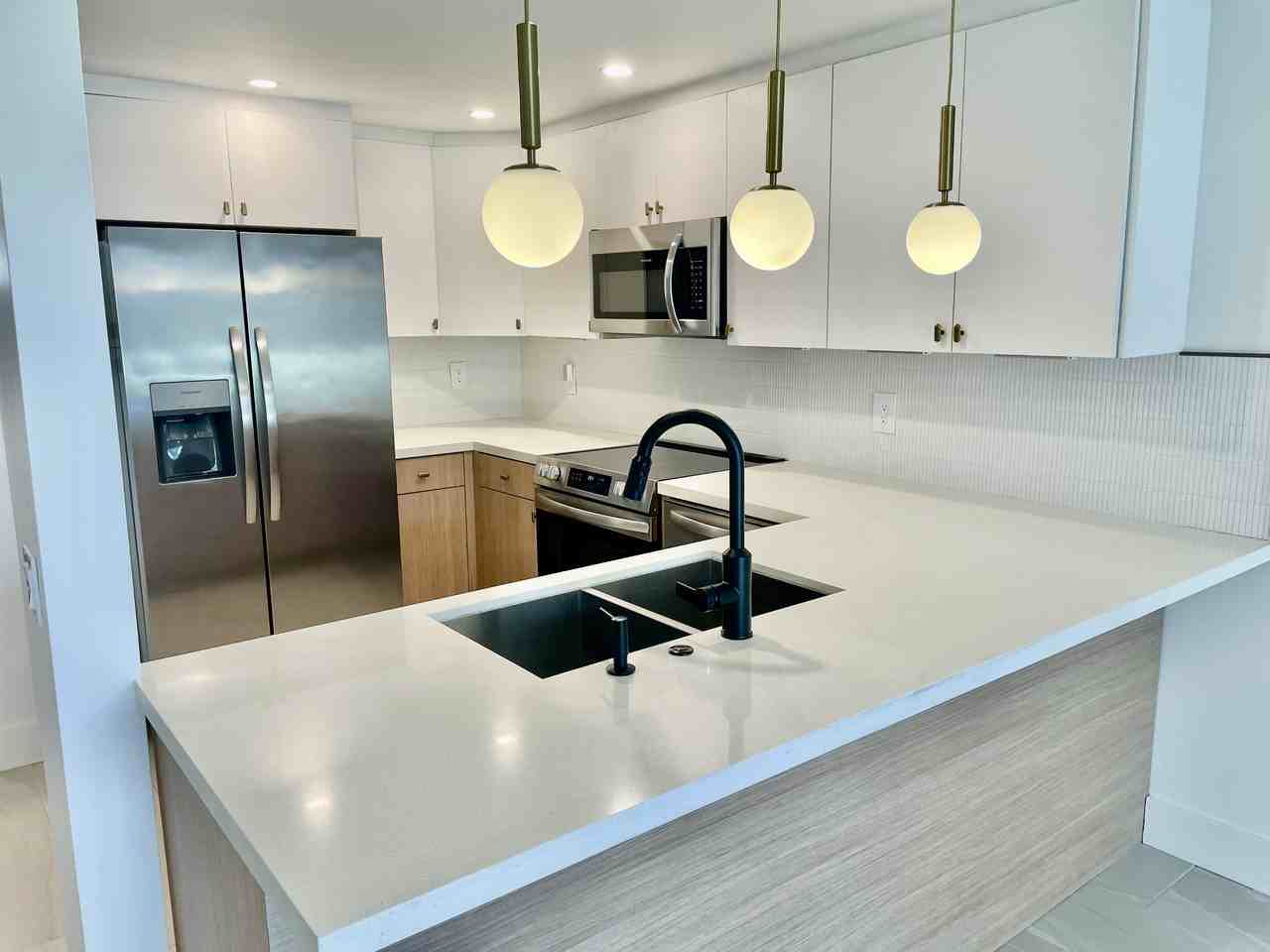 835 18th St Apt 411 #NA - Photo 5 of 35