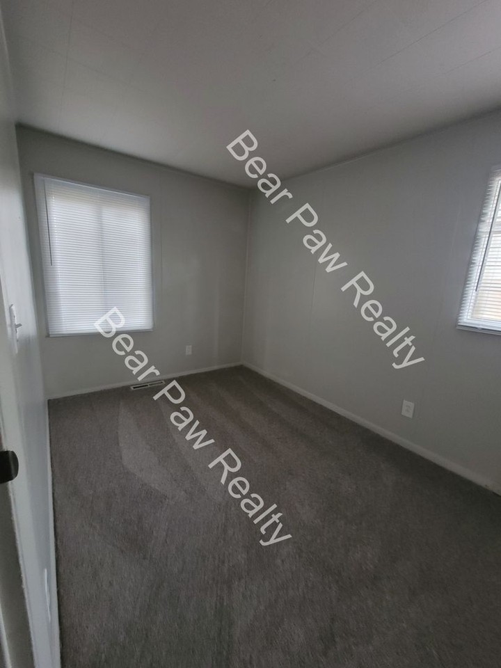 1225 S Arp Ave - Photo 3 of 17