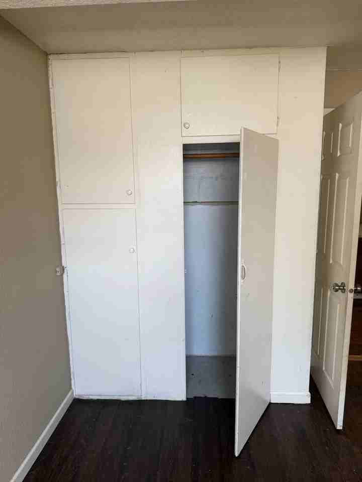 1040 Main St - Photo 5 of 9