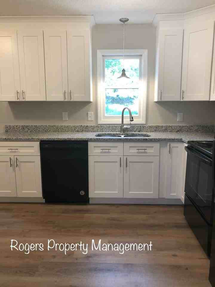 402 Cozart St - Photo 2 of 9