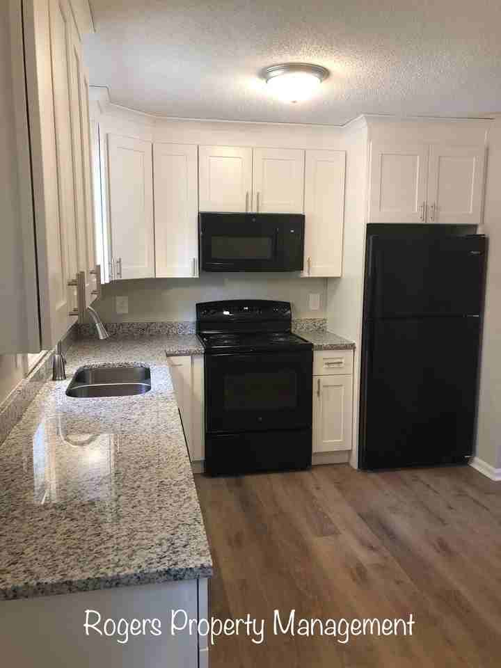 402 Cozart St - Photo 3 of 9