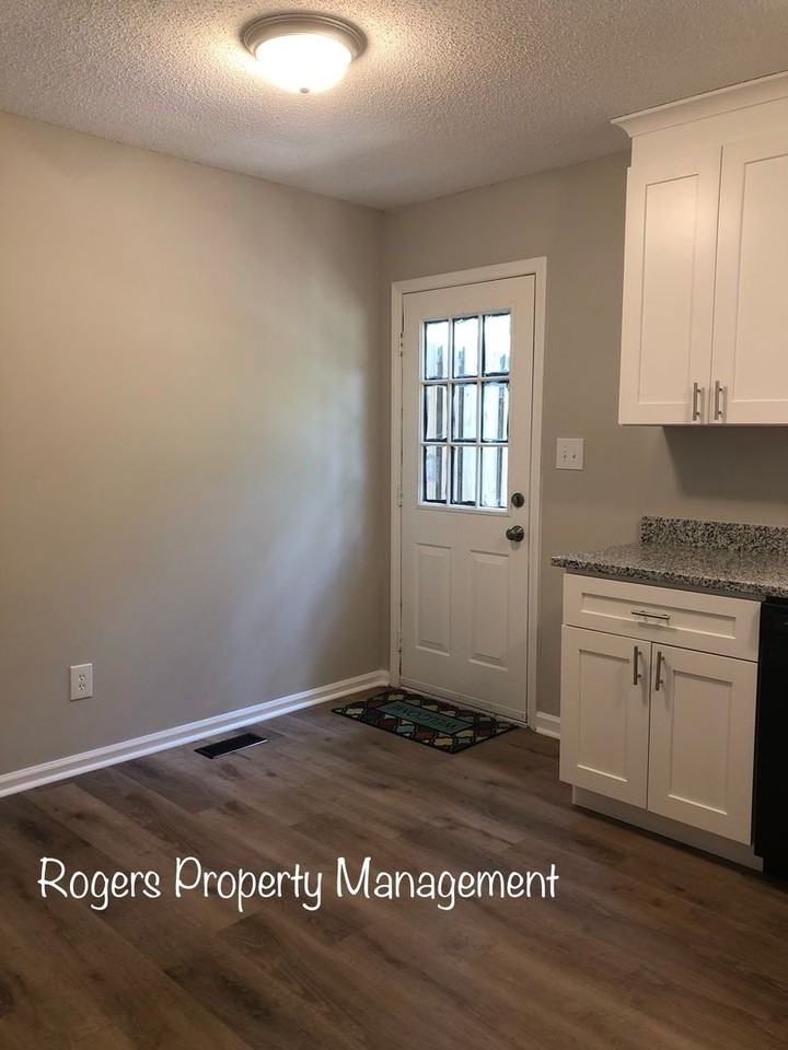 402 Cozart St - Photo 4 of 9