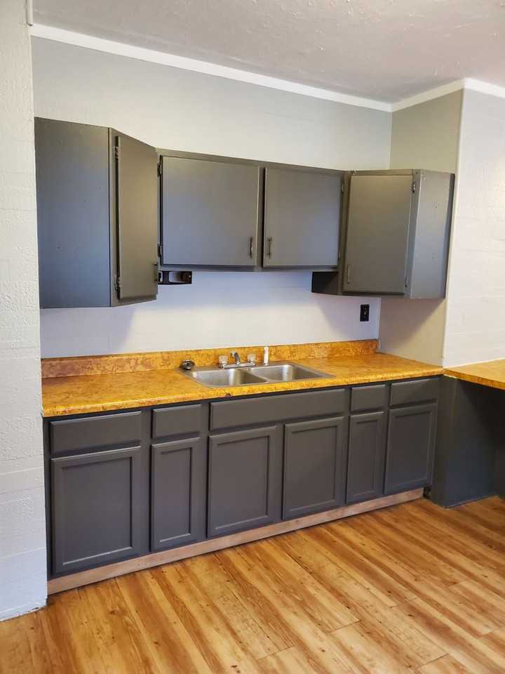 1414 E Sycamore St - Photo 2 of 14