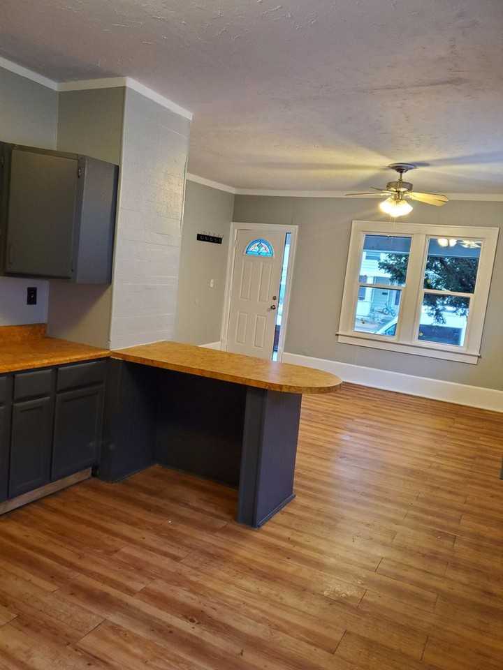 1414 E Sycamore St - Photo 3 of 14