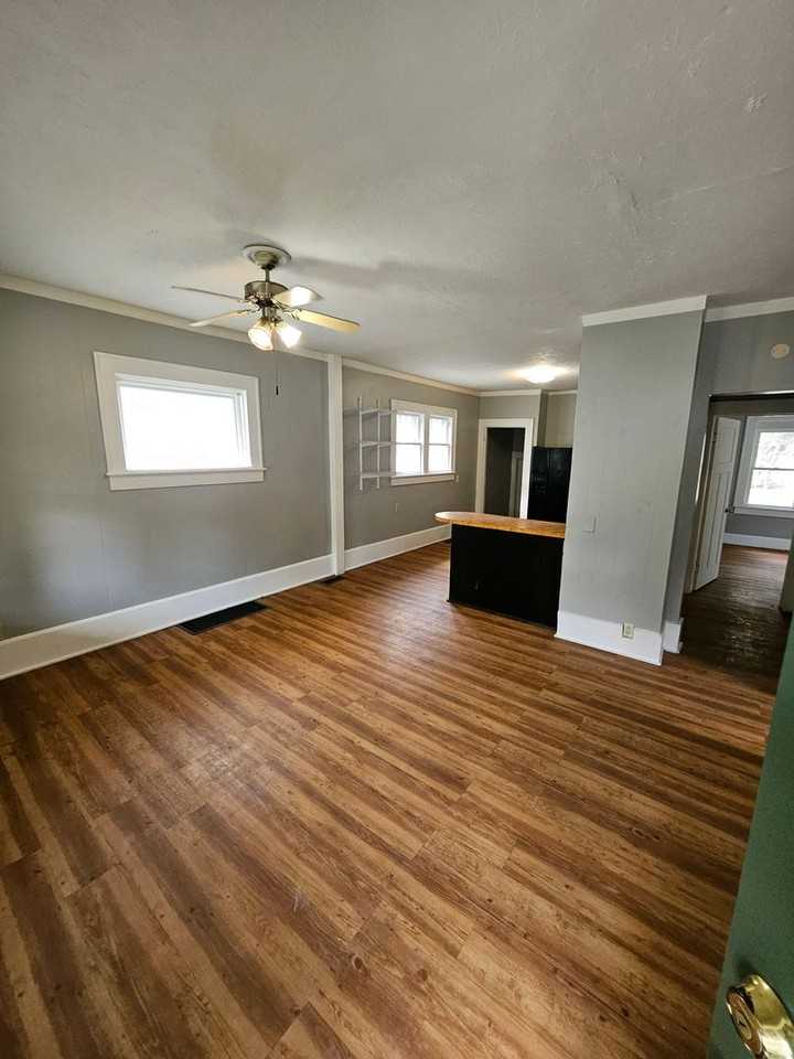 1414 E Sycamore St - Photo 7 of 14