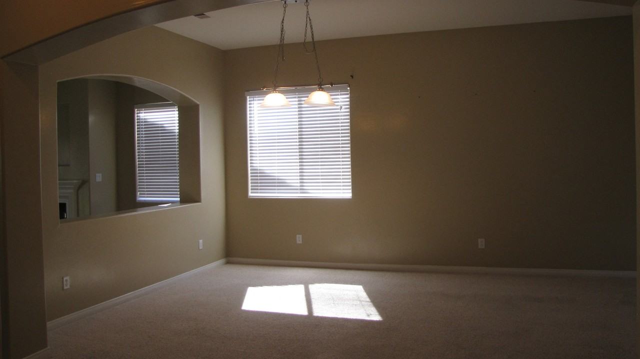 110 Claudia Autumn Dr - Photo 3 of 18