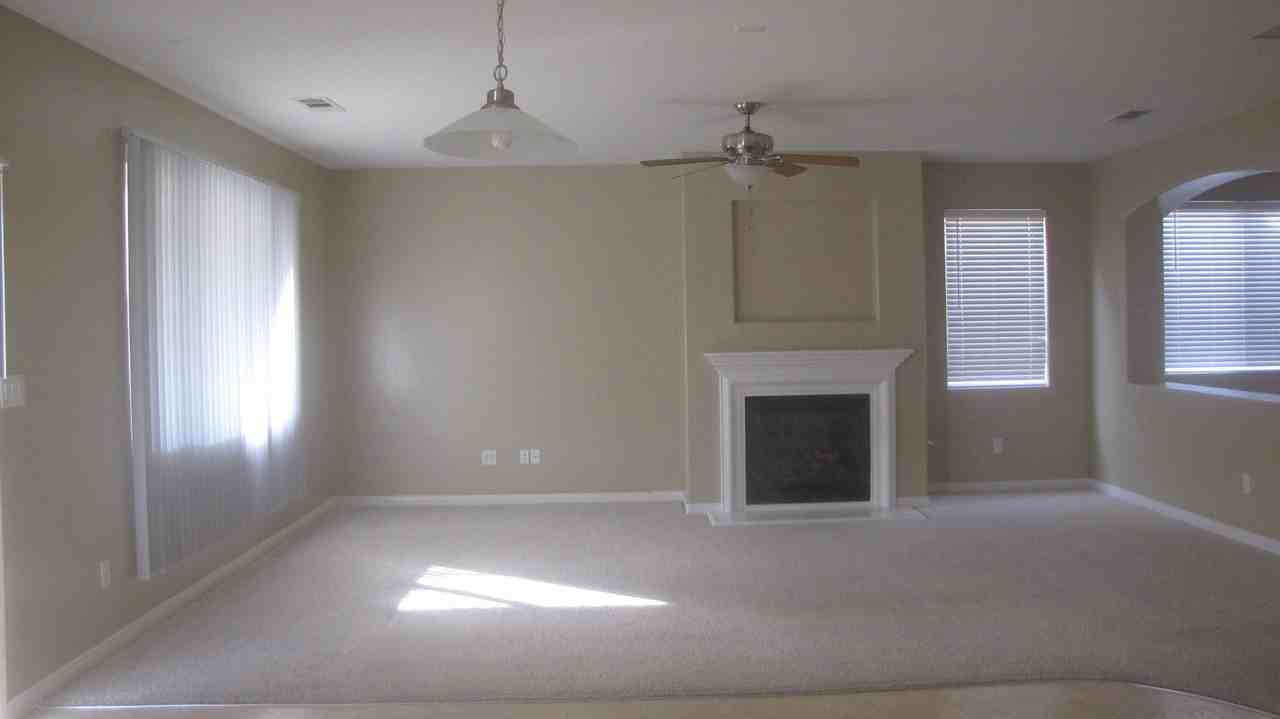 110 Claudia Autumn Dr - Photo 5 of 18