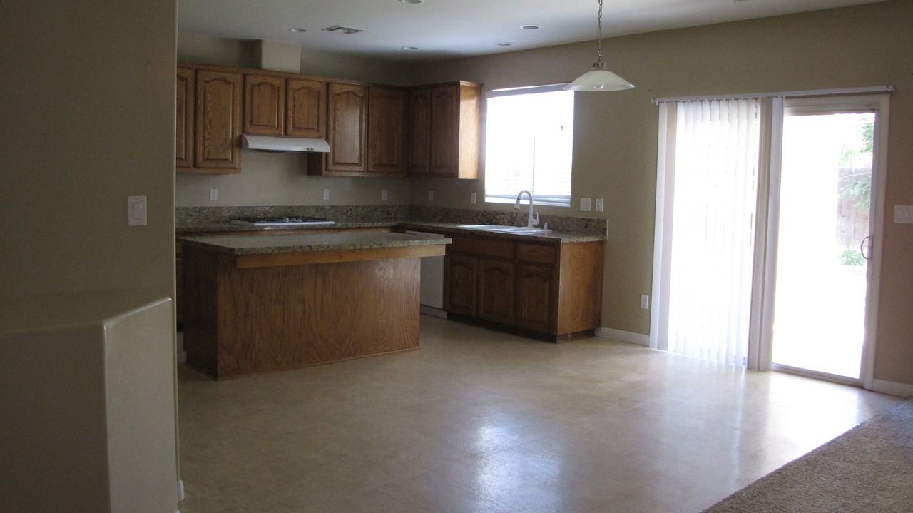 110 Claudia Autumn Dr - Photo 7 of 18