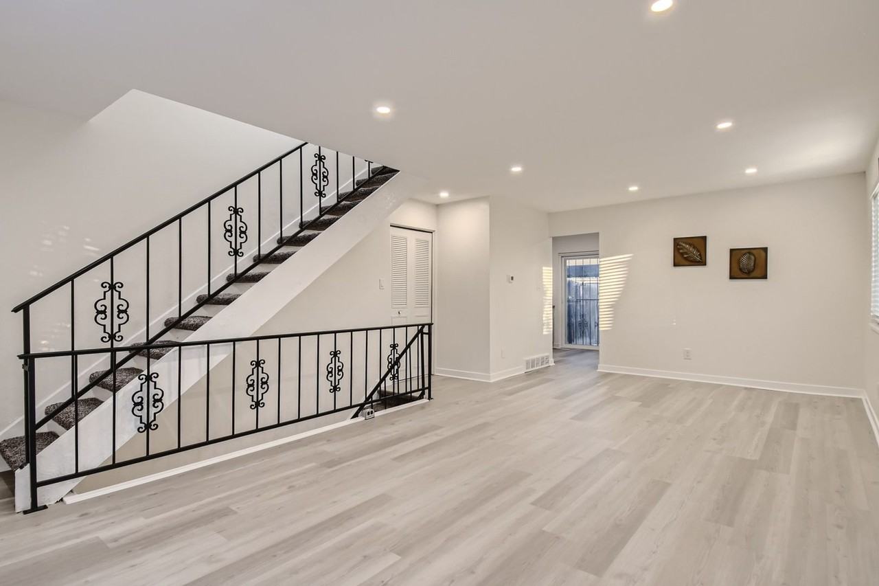 1255 S Monaco Pkwy - Photo 6 of 27