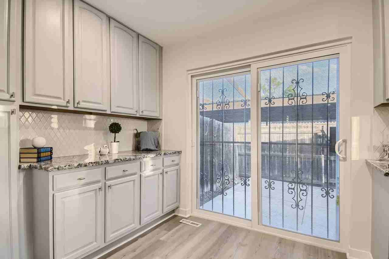 1255 S Monaco Pkwy - Photo 7 of 27