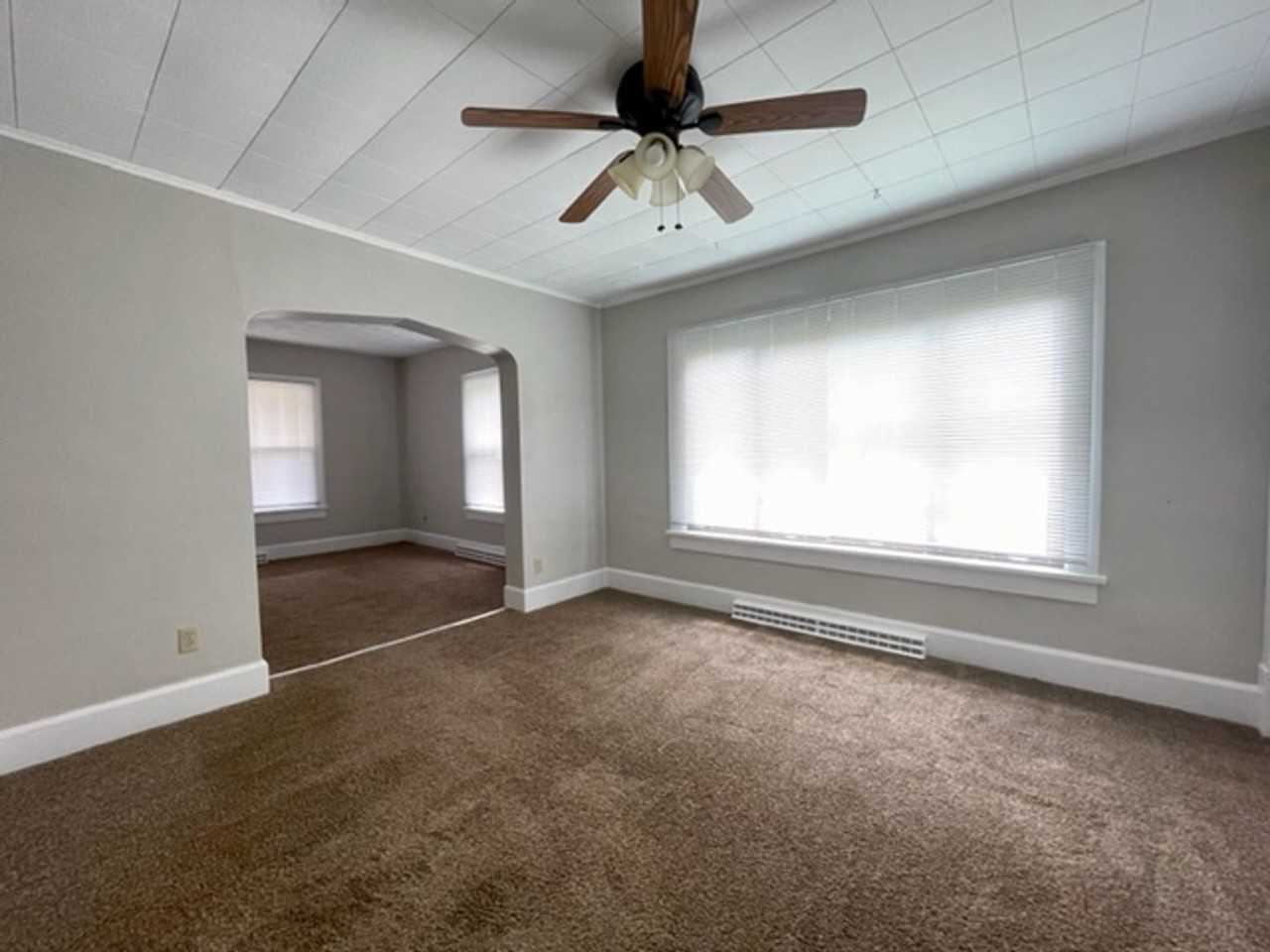 130 Humm Ave - Photo 3 of 8
