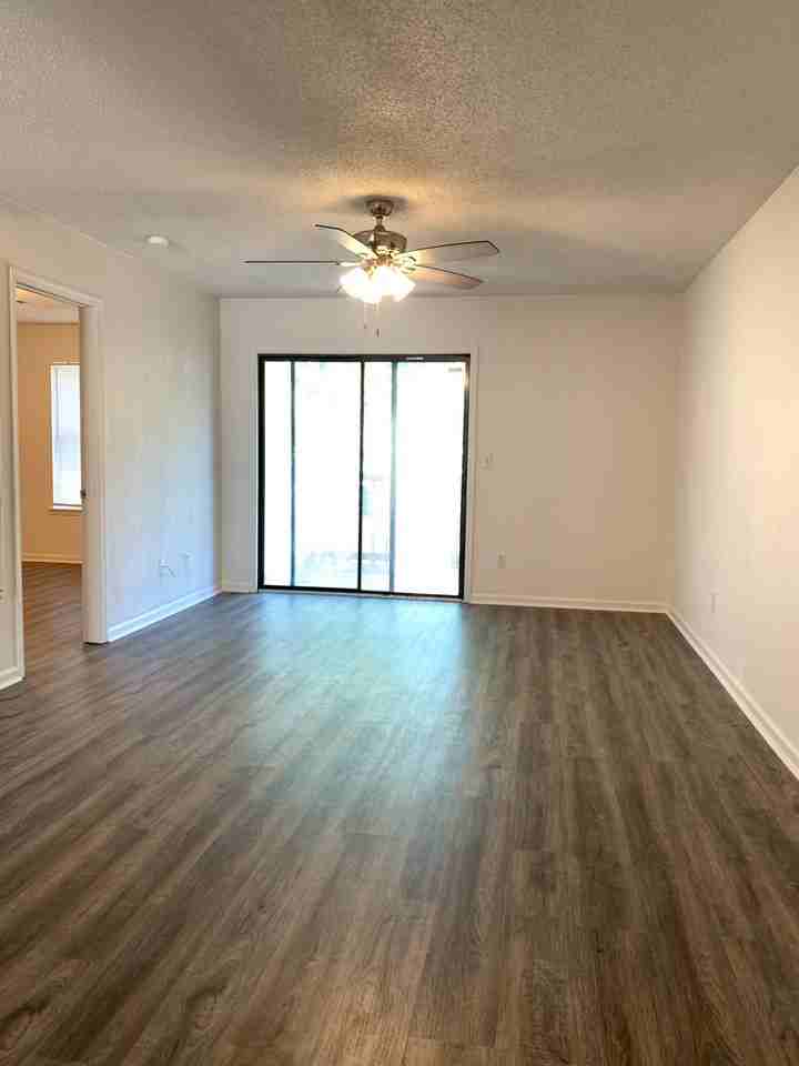 1707 Wembleton Dr - Photo 3 of 13