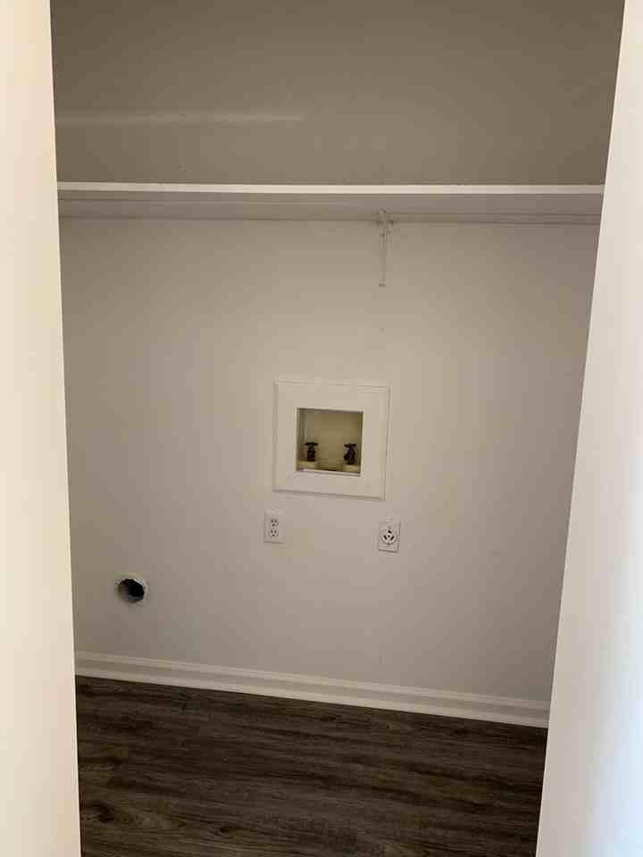 1707 Wembleton Dr - Photo 5 of 13