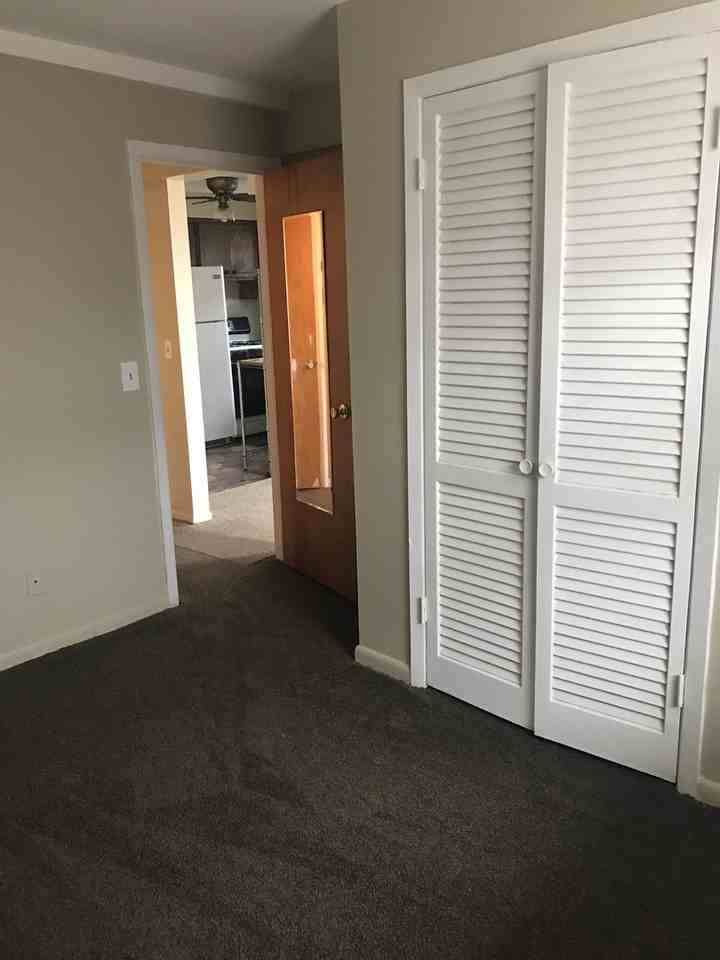 550 Concord St #1 - Photo 3 of 7