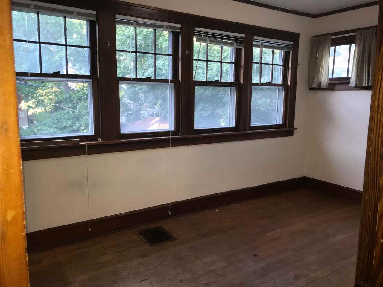2021 University Ave - Photo 3 of 25